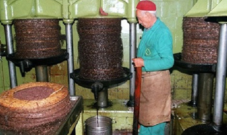 معصرة زيت تقليدية