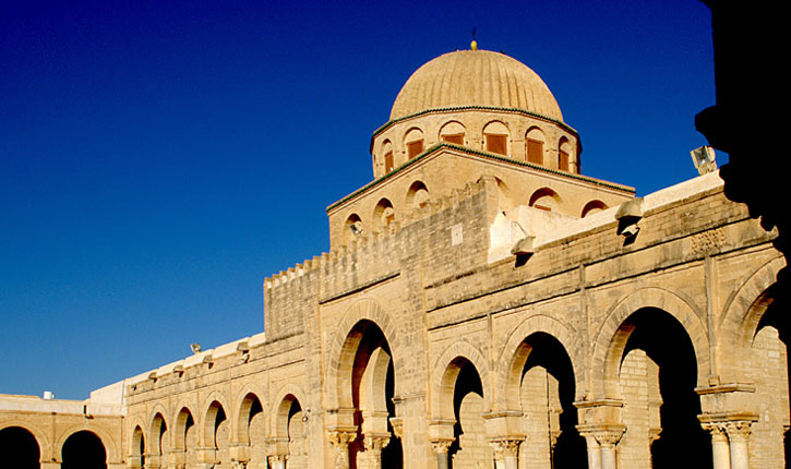 التلفزة الوطنية تنقل مراسم الاحتفال بالمولد النبوي الشريف من مدينة