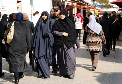 Le hijab comme le niqab sont de plus en plus visibles dans les rues tunisiennes.