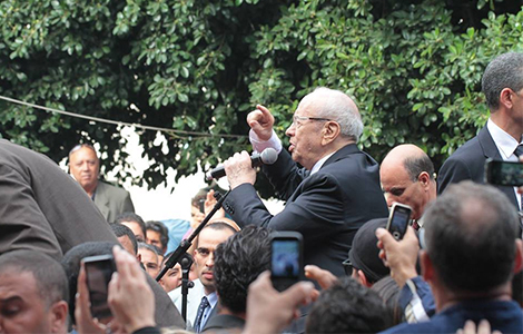 Caid-Essebsi-a-Halfaouine-Banniere