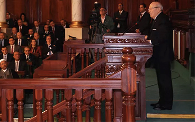 Caid-Essebsi-prete-serment-au-parlement