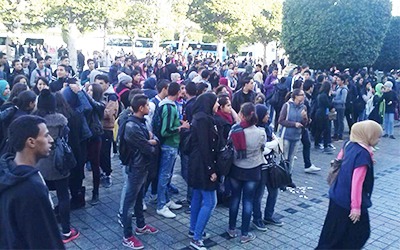 Manifestation-eleves-Avenue-Bourguiba-a-Tunis