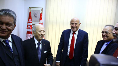 Néjib Chebbi reçoit Caïd Essebsi au siège du Parti républicain, le 19 janvier 2012.