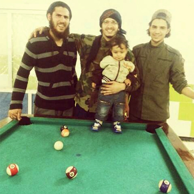 Le jihadiste Emino joue au billard