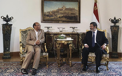 Moncef Marzouki reçu par Mohamed Morsi au Caire peu de temps avant la destitution du président égyptien.