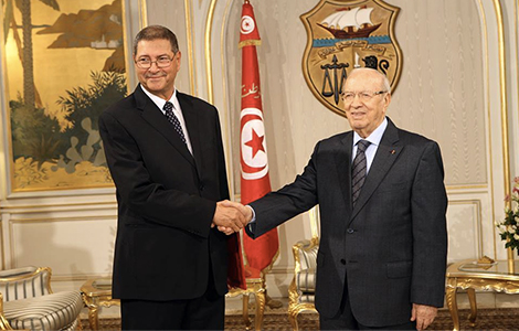 Caid-Essebsi-et-Habib-Essid-Banniere