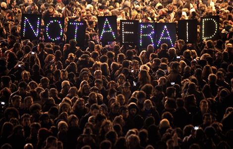 Manif-contre-le-terrorisme-Banniere--