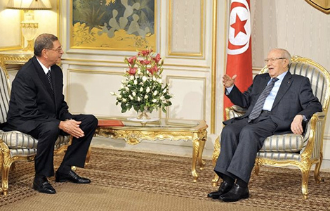 Habib Essid recu par Caid Essebsi Banniere