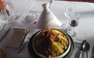 Couscous à l'agneau et aux légumes.