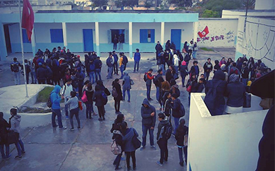 Eleves-en-greve-au-lycee-de-Rades