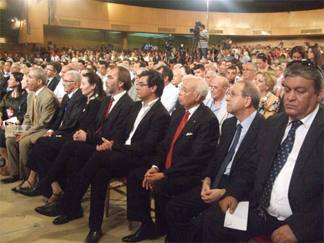 De d. à g. Mondher Belhaj Ali, Faouzi Elloumi, Lazhar Karoui Chebbi, Noureddine Ben Ticha, Saïd El Aydi et les autres