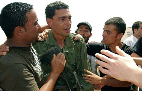 Soldat-tunisien-pleure-Banniere