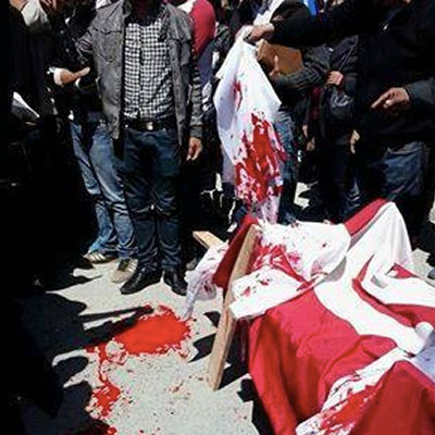 Manif-Famille-des-Martyrs-Bardo