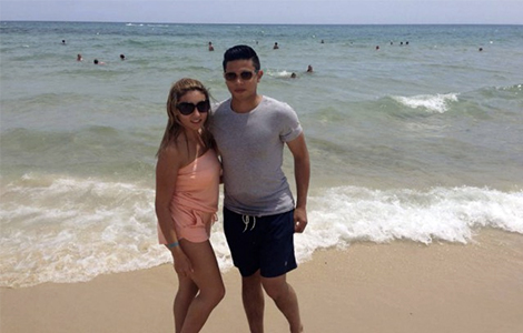 Ryan-Hall-et-Charlotte-Keeney-sur-une-plage-de-Hammamet