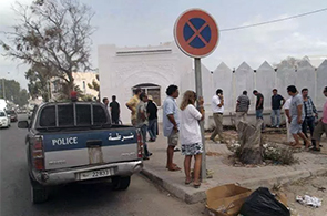 Touristes-ordures-Djerba
