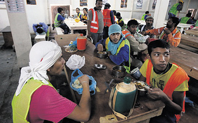 Travailleurs népalais au Qatar Travailleurs-nepalais-au-Qatar